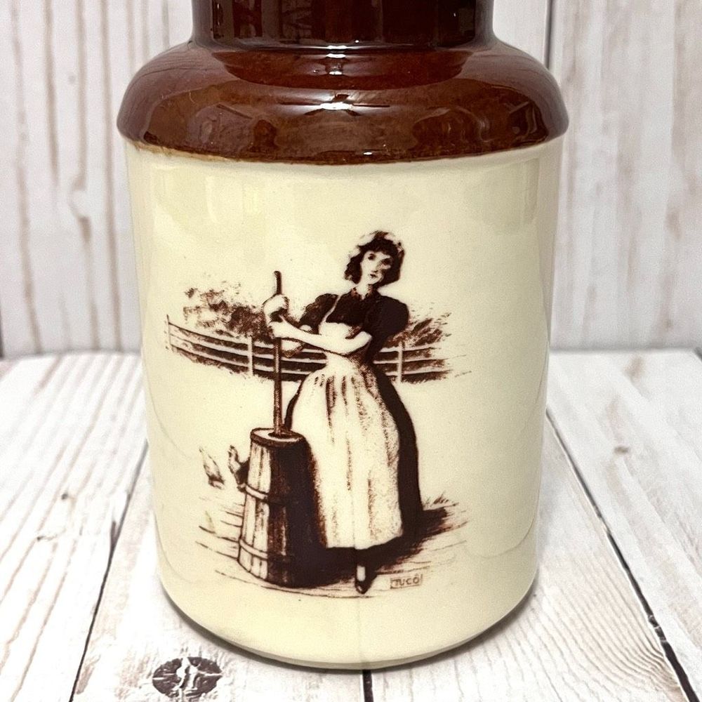 Vintage MCM McCoy USA #251 Woman Churning Butter  Brown & Beige Canister w/Lid